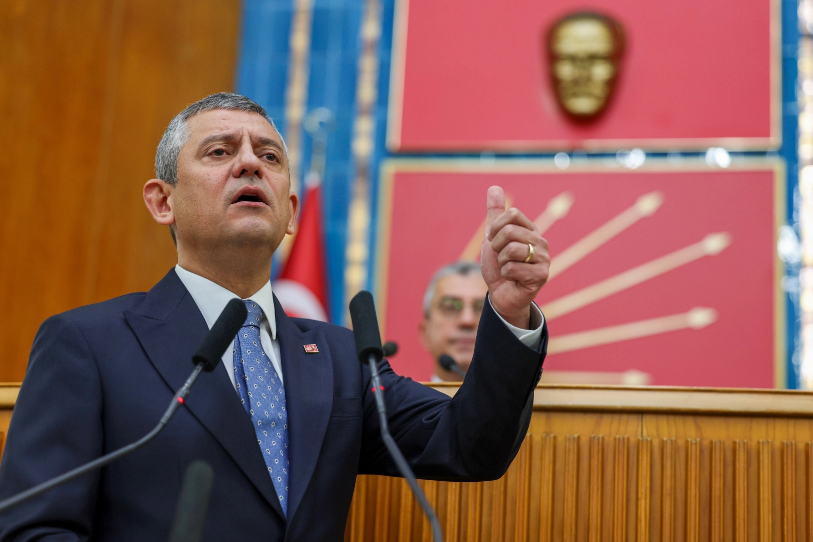 CHP Lideri Özel’den komisyon eleştirisi: “Anayasa tartışmasına girmeyiz, Varsanız biz yokuz”