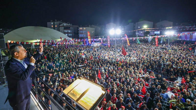 Özgür Özel Küçükçekmece’den seslendi: “Ne TikTok’çu Hakan ne Bilal Erdoğan, geliyor Ekrem Başkan”
