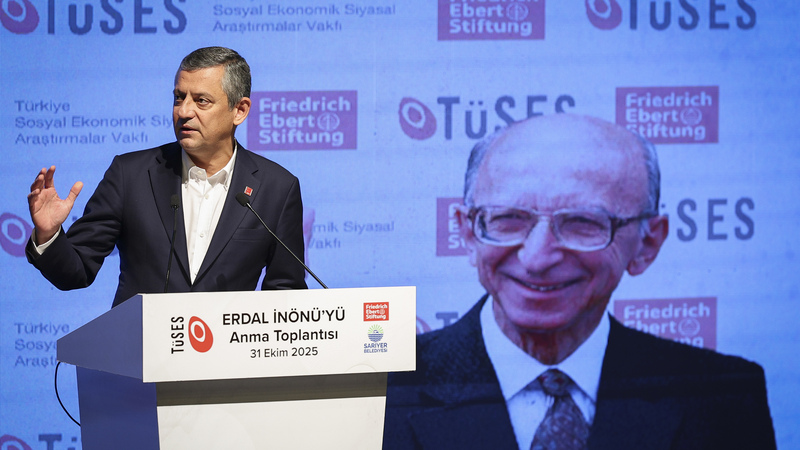 Özgür Özel: “Erdal İnönü, Derin bir zekayı ve mizahı siyasete dahil edebilen biriydi”