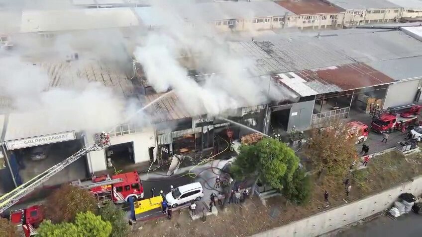 İstanbul’da Beylikdüzü Organize Sanayi Sitesi’nde fabrika yangını