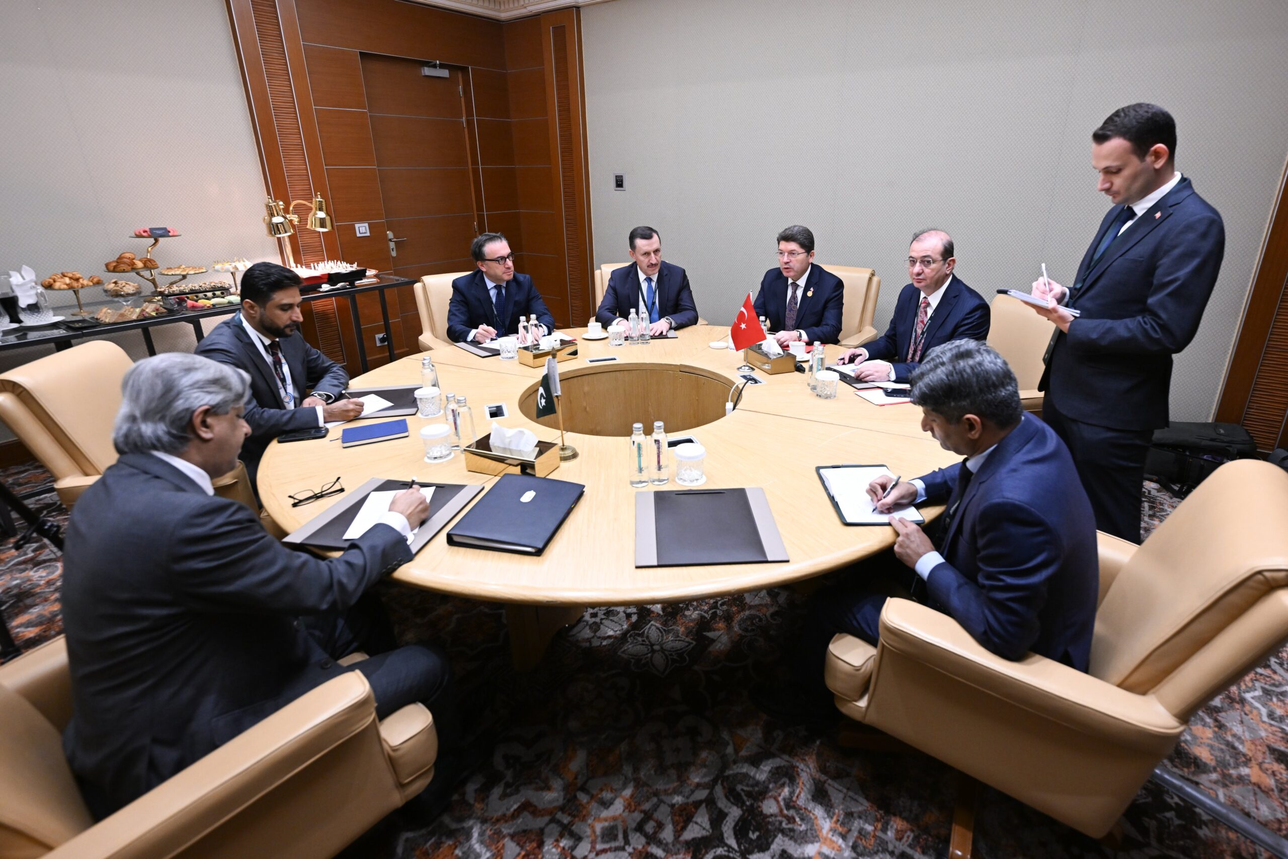 Bakan Tunç’tan Macar mevkidaşına ‘dijital vizyon’ teşekkürü: “Yargıda model ülke konumundayız”