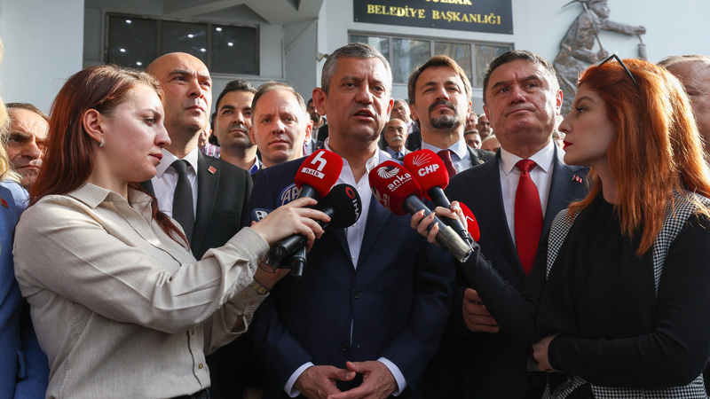 Özgür Özel’den sert ‘Mansur Yavaş’ çıkışı: “İmamoğlu’ndan sonra hedef O, amaç itibar suikastı”