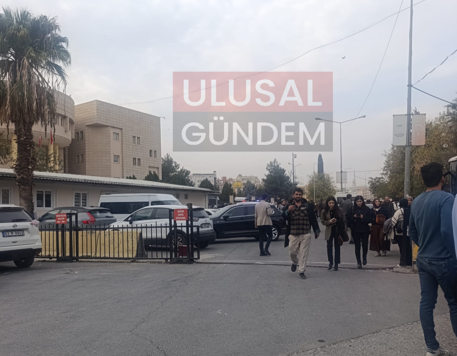 Şanlıurfa Adliyesi’nde patlama ve yangın paniği! Bina boşaltılıyor