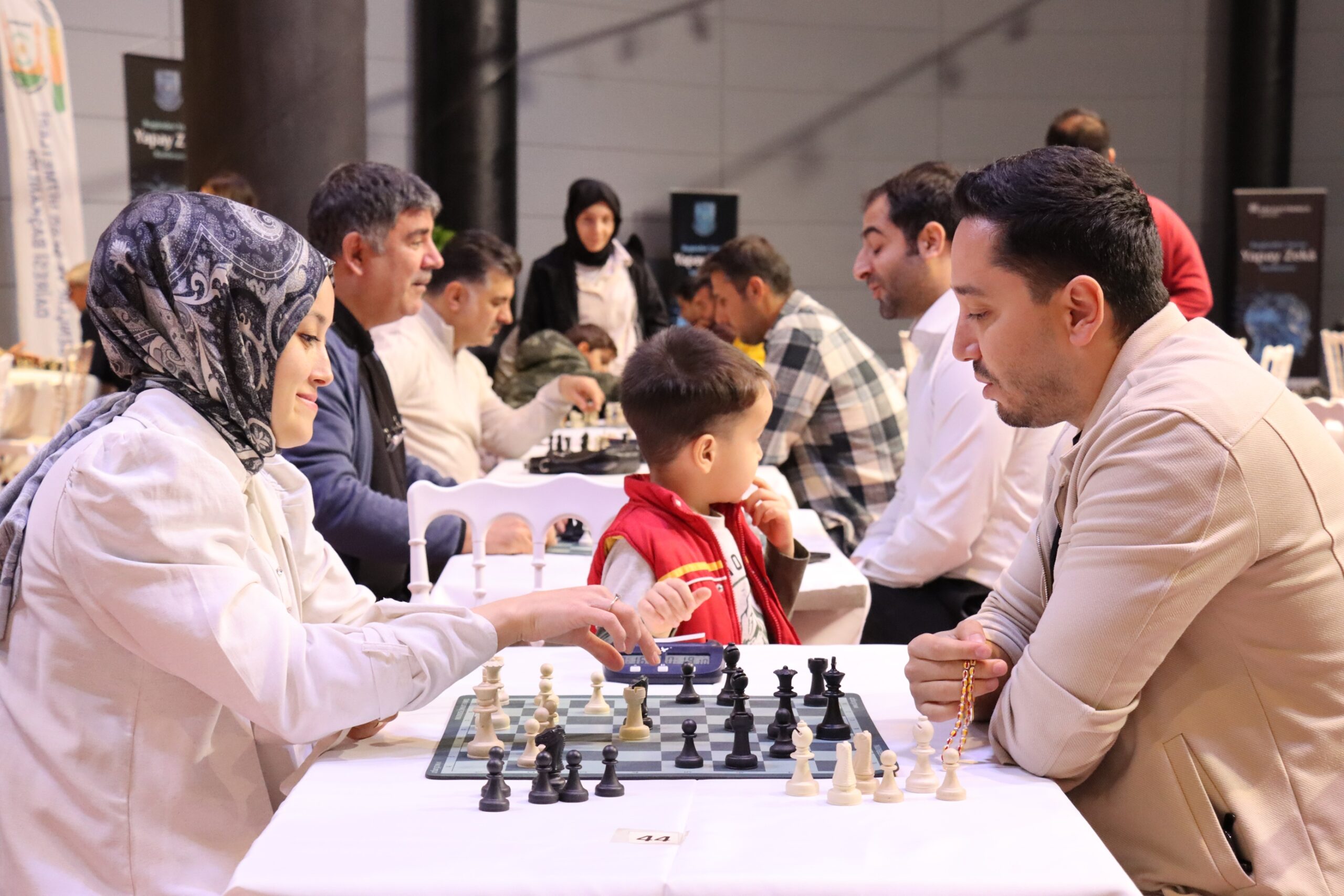 Şanlıurfa’da Öğretmenler Günü’ne özel hamle: 152 eğitimci satranç tahtasında buluştu