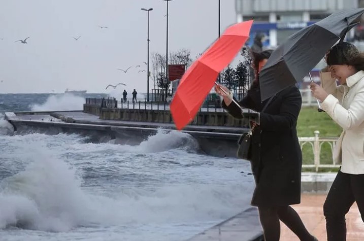 Akdeniz’e “Kuvvetli Yağış” uyarısı: Antalya ve Mersin için alarm verildi!