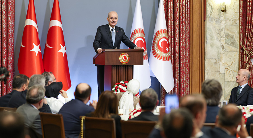 Kurtulmuş’tan Akademisyenlere çağrı: “Terörsüz Türkiye sürecine omuz verin”