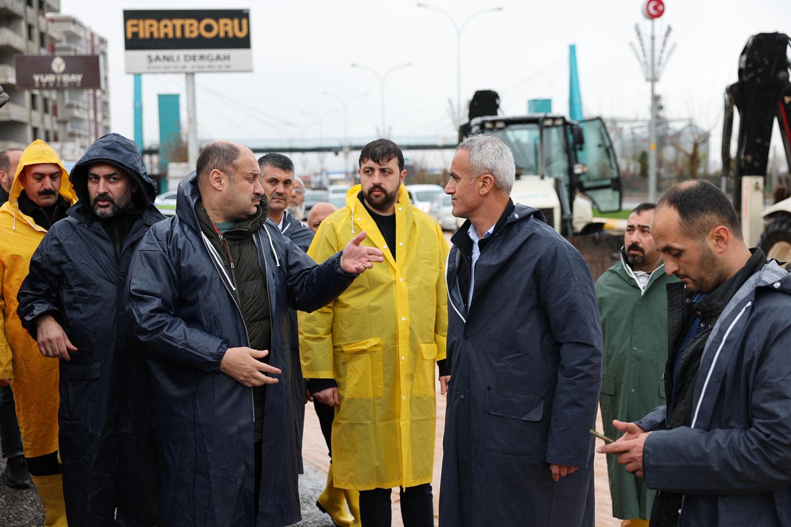 Başkan gülpınar sahaya indi: “Tüm imkânlarımızı seferber ettik”