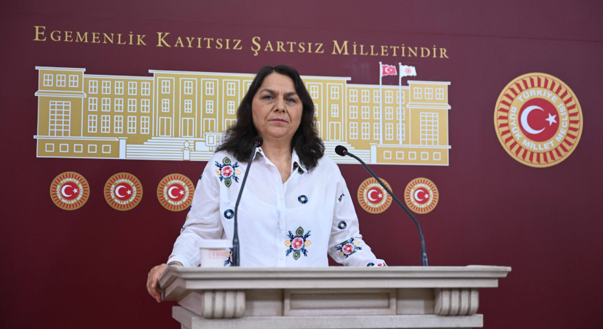 Özgül Saki’den 8 Mart öncesi çağrı: “Kadın cinayetlerini durduramadığımız için üzgünüz”