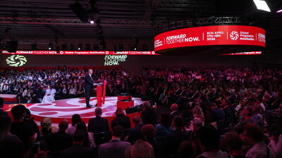 Özgür Özel’den Barselona’da dünyaya demokrasi mesajı: “Bir yılı aşkın süredir darbeye karşı mücadele ediyoruz”