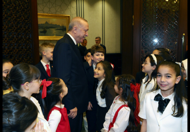 Cumhurbaşkanı Erdoğan, 23 Nisan münasebetiyle çocukları misafir etti