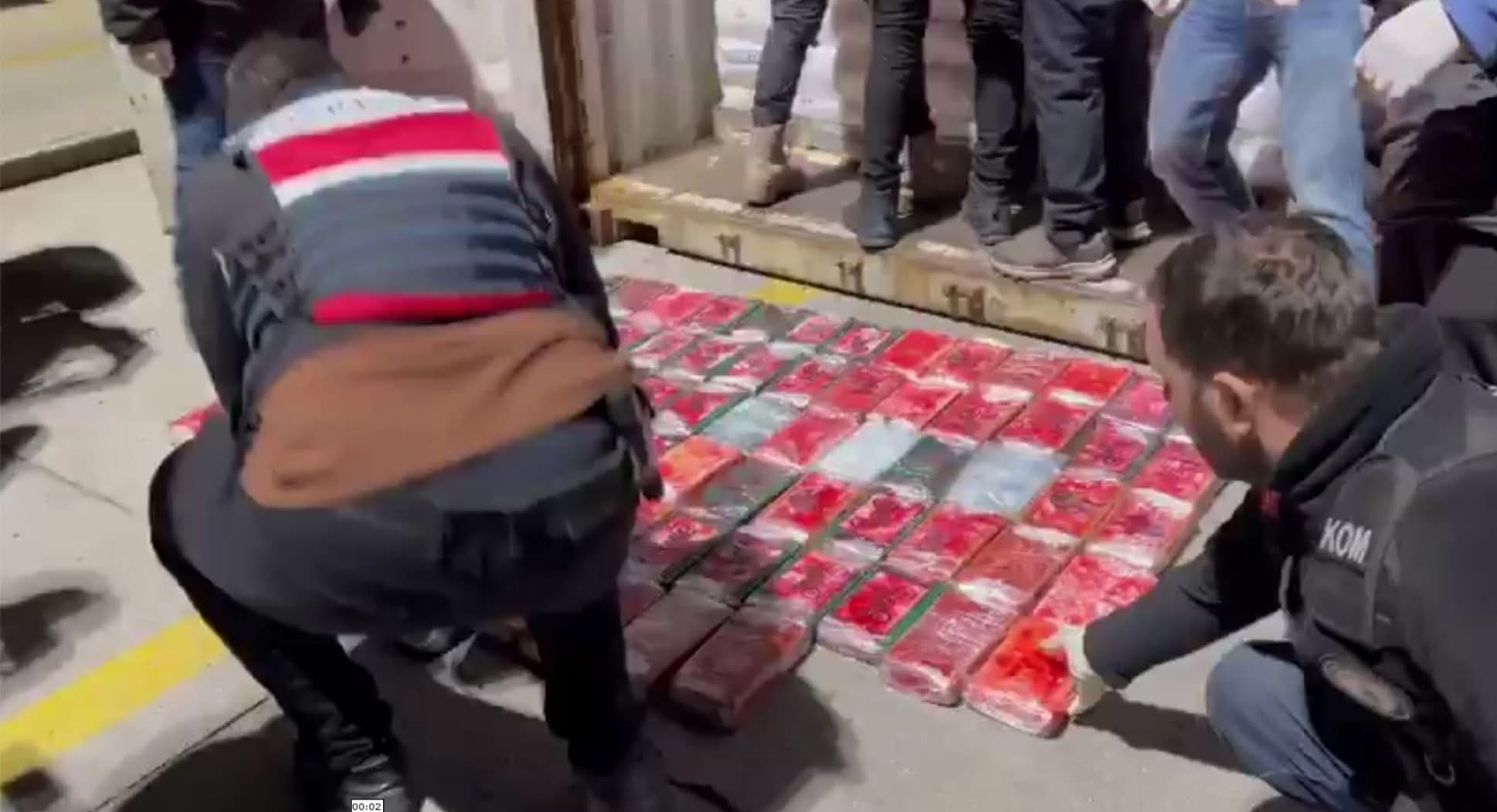 İstanbul’da dev operasyon: Gemide 500 milyon TL’lik kokain ele geçirildi