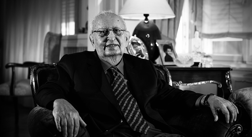 Türk siyasetinin duayen ismi Hüsamettin Cindoruk hayatını kaybetti