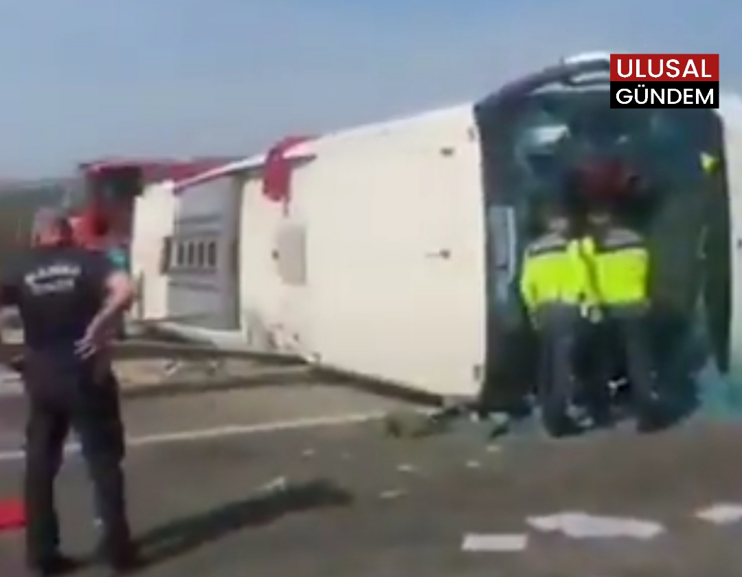 Manisa’da feci kaza: Tur otobüsü ile çekici çarpıştı: 11 ölü, 27 yaralı