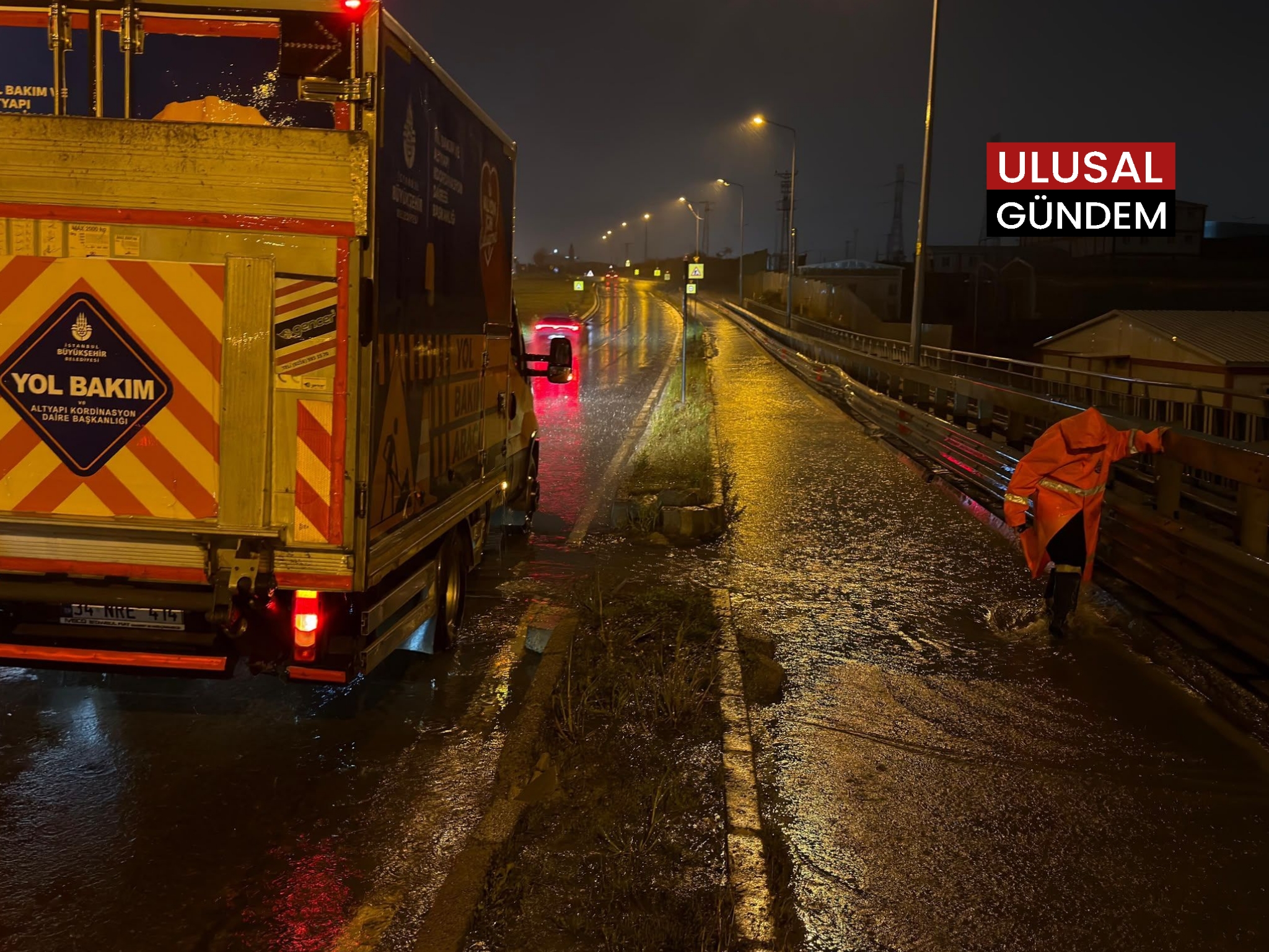 İstanbul’u esir alan sağanak ve fırtınada İBB teyakkuzda: Bin 901 ihbara anında müdahale!