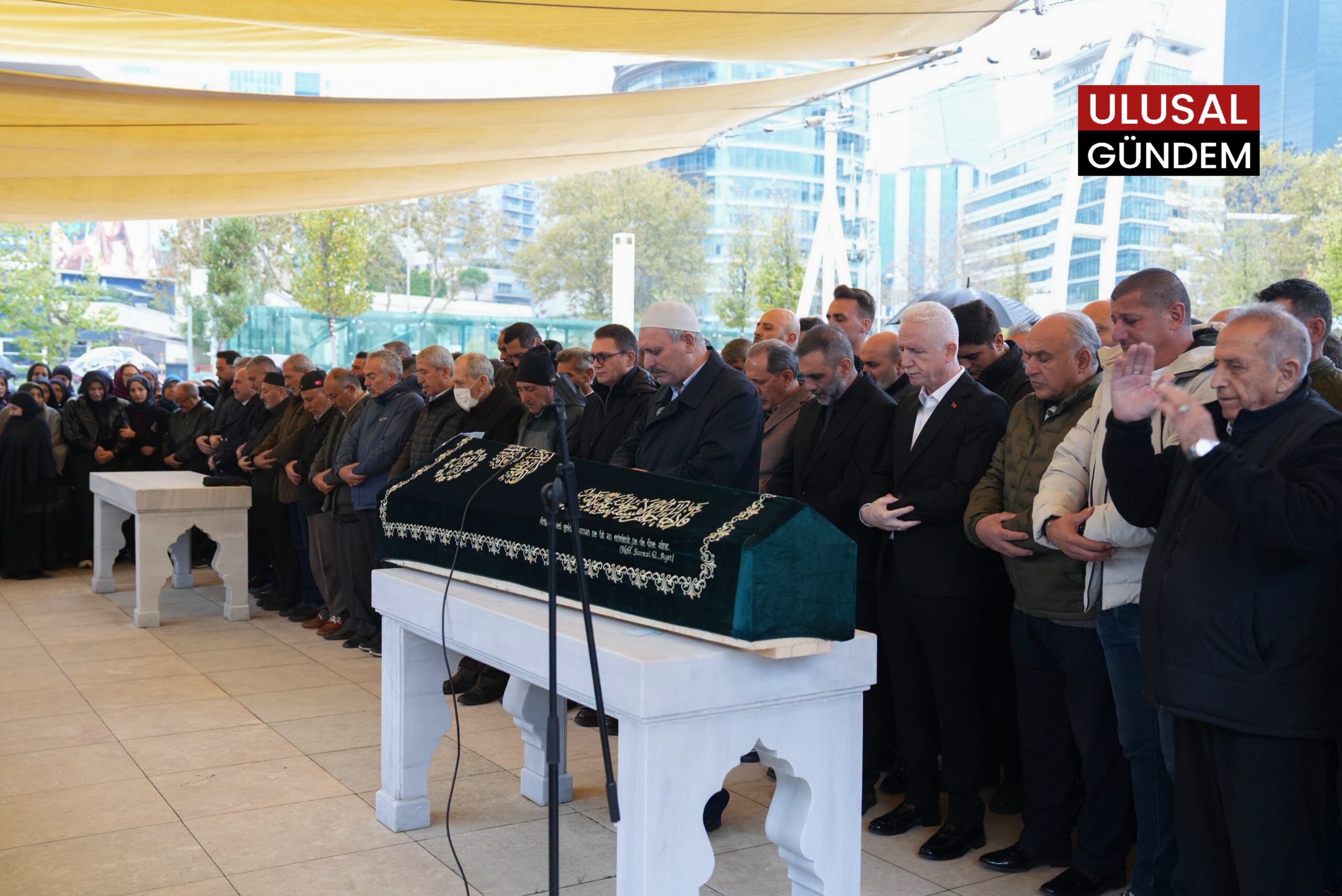 İstanbul’da selde hayatını kaybeden Turgut Dursun son yolculuğuna duarlarla uğurlandı